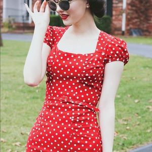 Stop Staring! Vintage square neck celebrity dress in red and white polka dots.